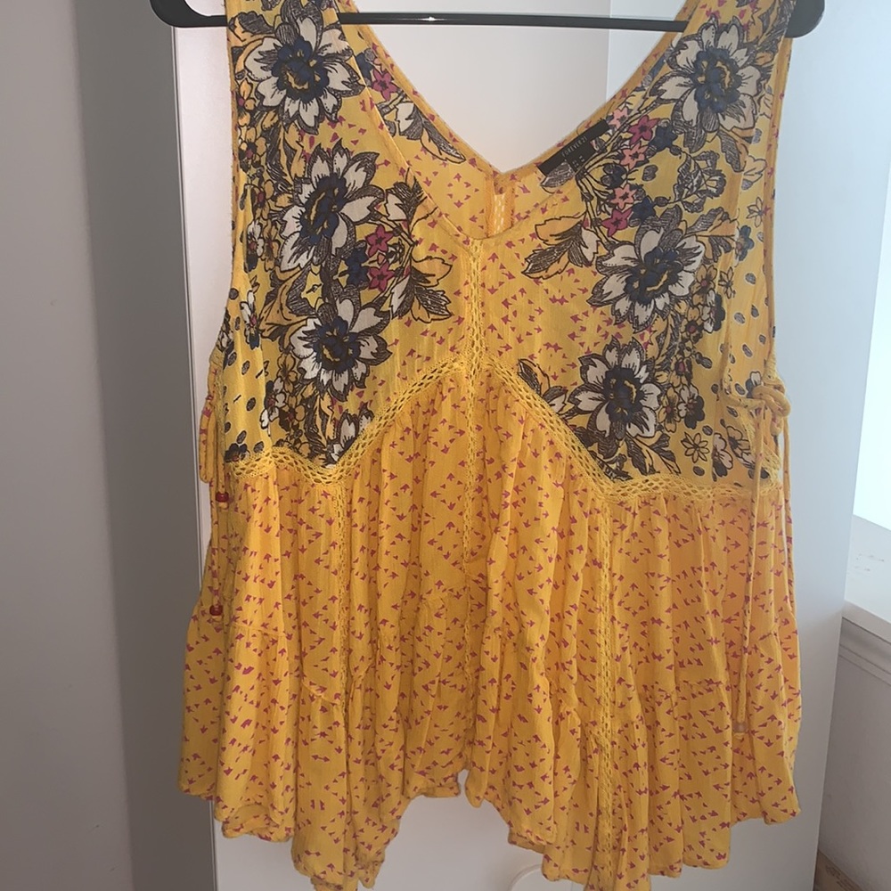 F21 YELLOW FLORAL TANK